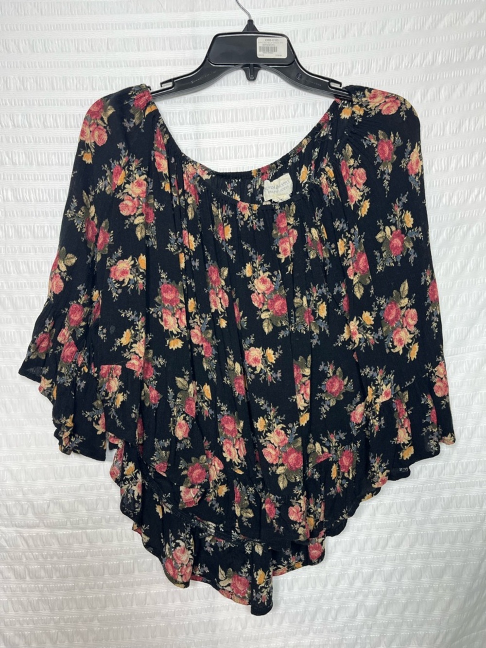 Denim & Supply Ralph
Lauren Black Off-Shoulder
Floral Blouse with Pink Roses
